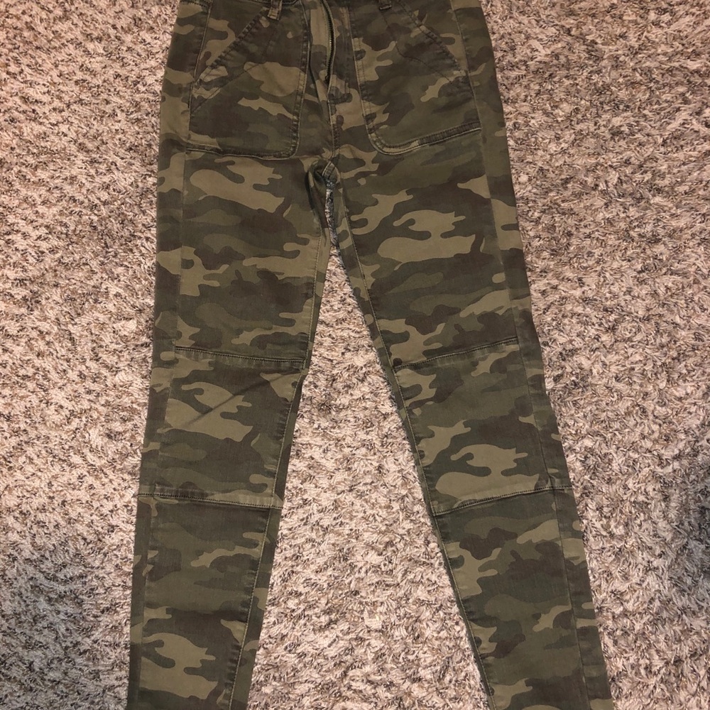 American Eagle camo high waisted jeggings